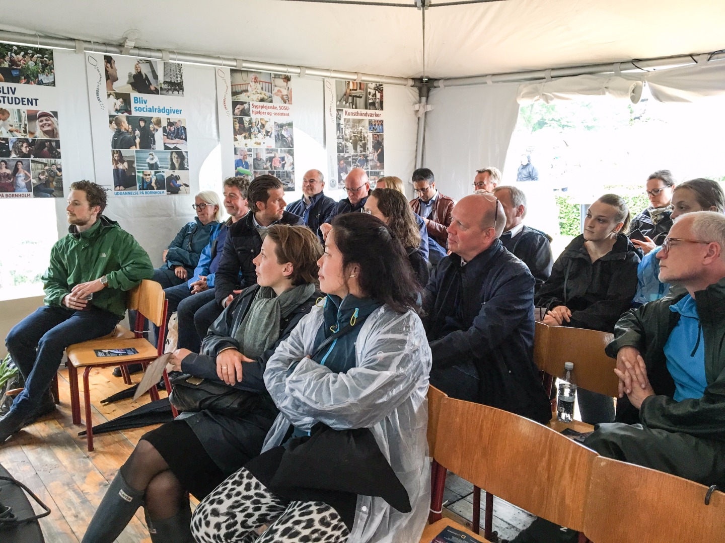 Mennesker til debat om uddannelse på Bornholm ved Folkemødet på Bornholm 2016